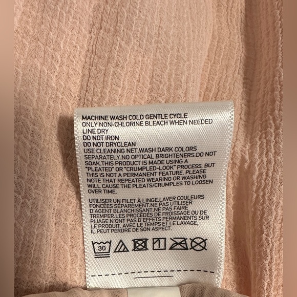 Uniqlo Pleated Skirt - Picture 2 of 3